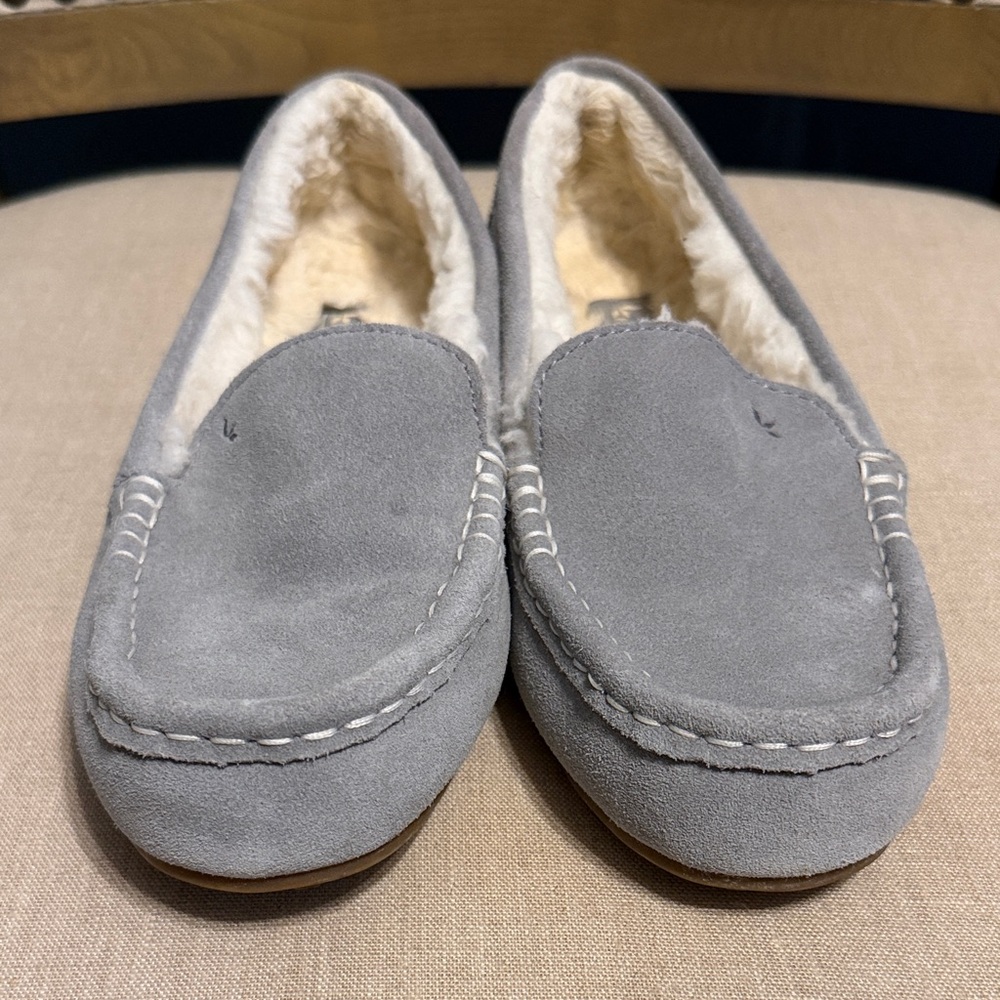 Koolaburra by UGG Gray Suede Moccasins, Women’s Size 8